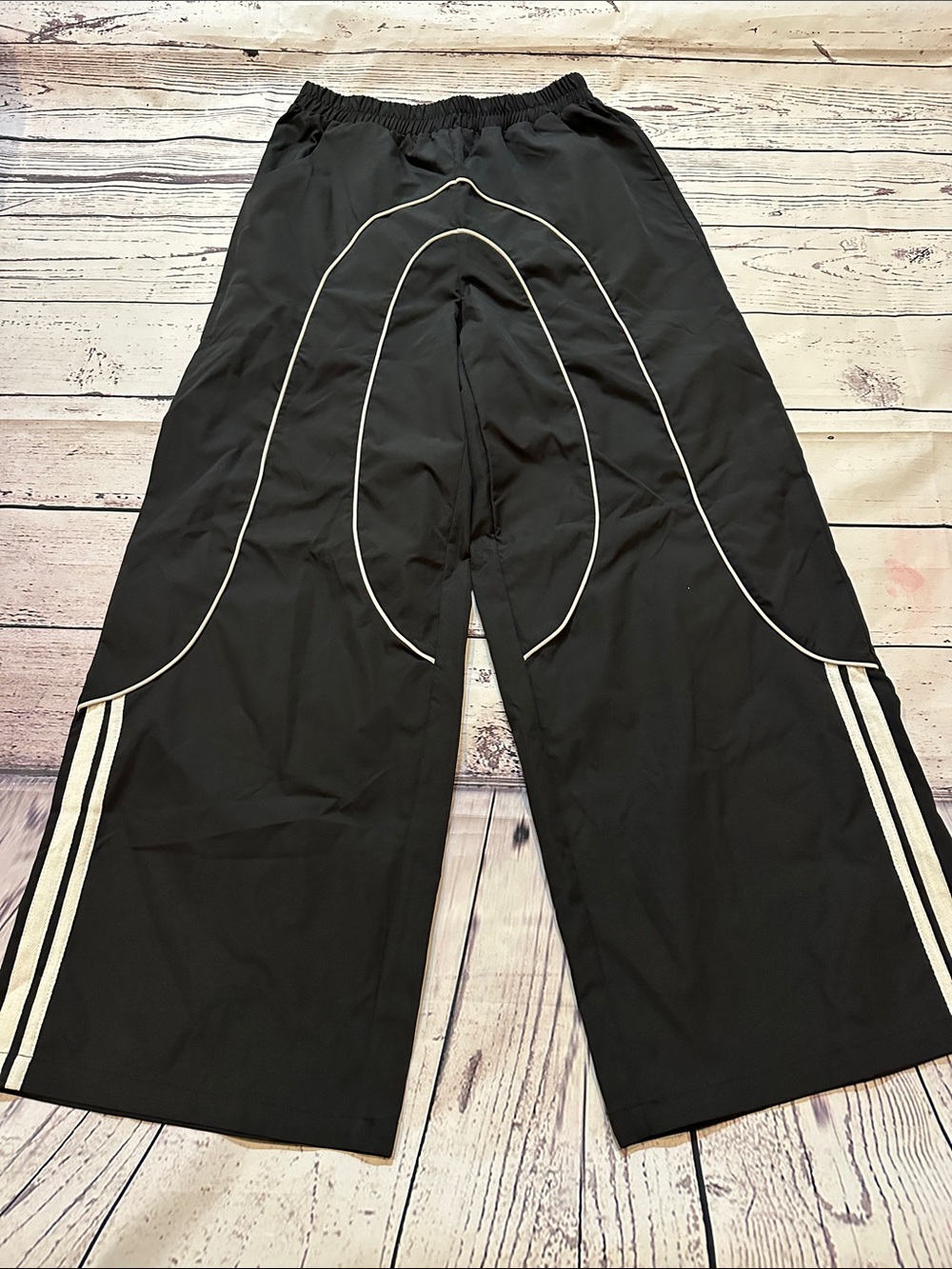 SHEIN Black Wide-Leg Pants with Contrast Piping